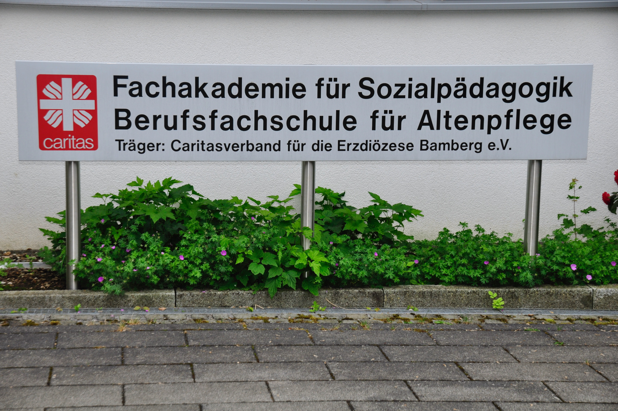 Foto des Hinweisschildes zur Fachakademie Foto des Hinweisschildes zur Fachakademie